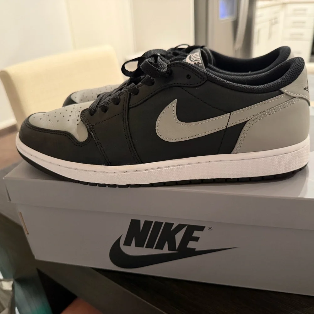 Nike Men's Black and Gray Air Jordan 1 Retro Low size 11.5 - Picture 3 of 6